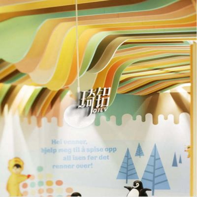 弧形鋁方通060